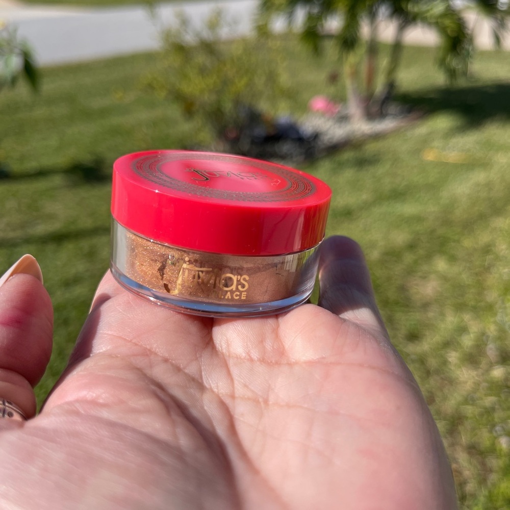 JUVIA’S PLACE The Royalty II Loose Highlighter In Champagne - Picture 12 of 12